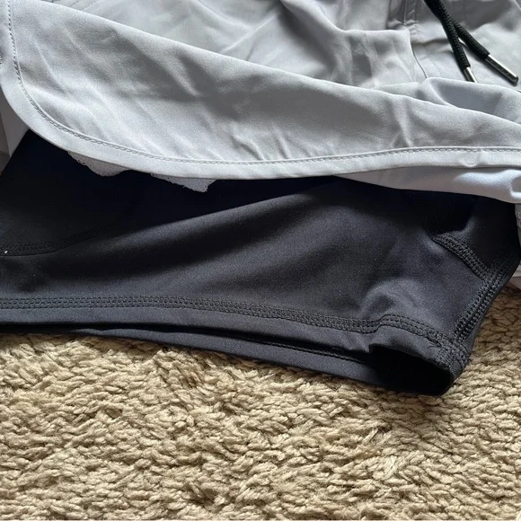 Maamgic Men's 4” Lined Shorts (Gray and Black) - Small - Picture 8 of 9